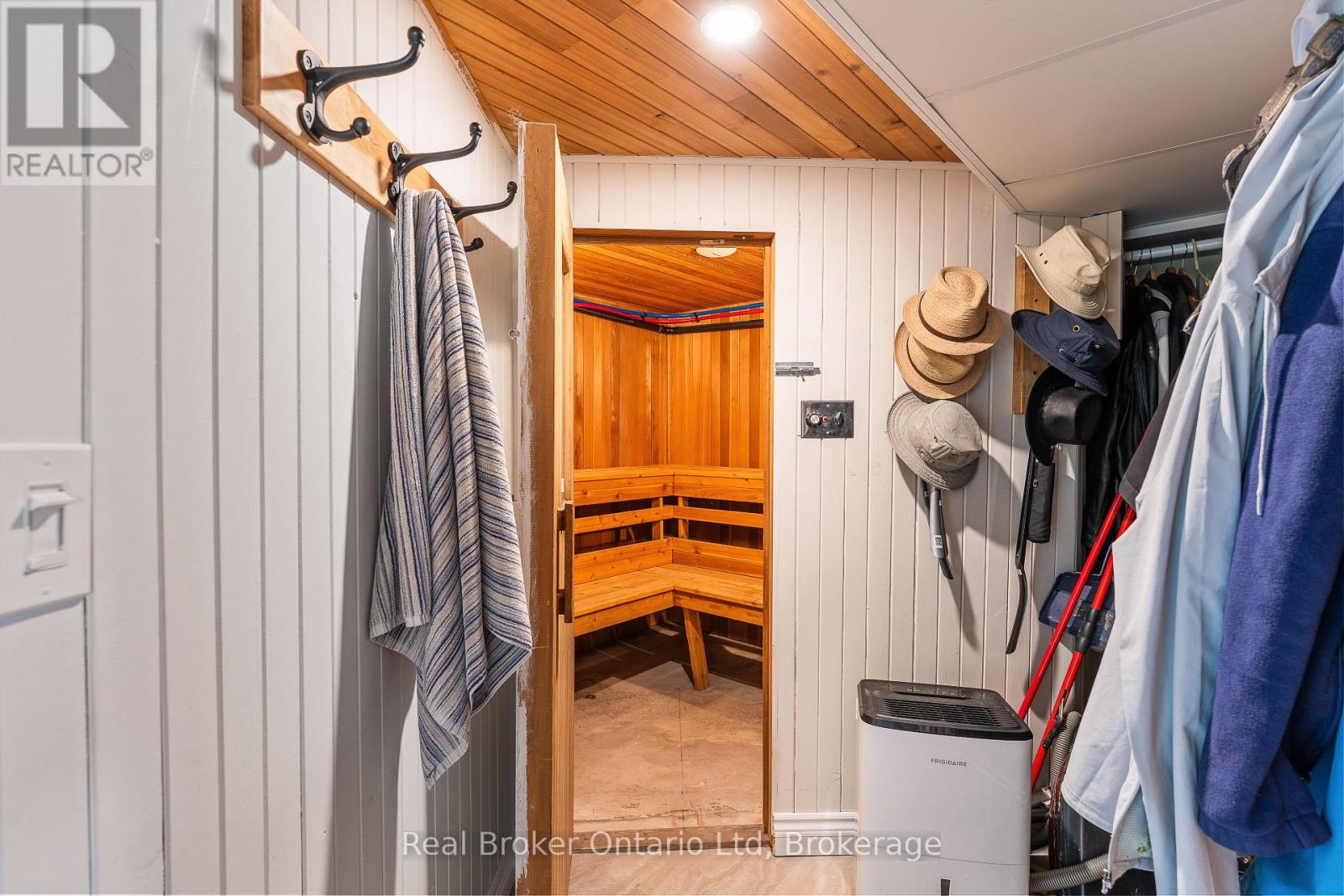 339496 Presquile Road, Georgian Bluffs, Ontario  N0H 2T0 - Photo 11 - X12388122