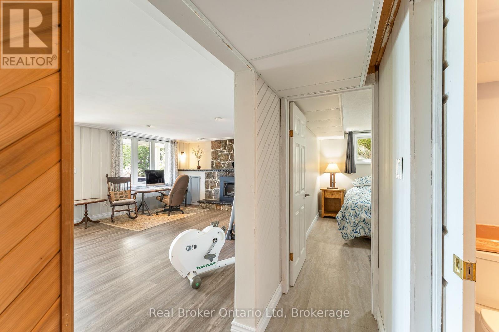 339496 Presquile Road, Georgian Bluffs, Ontario  N0H 2T0 - Photo 12 - X12388122