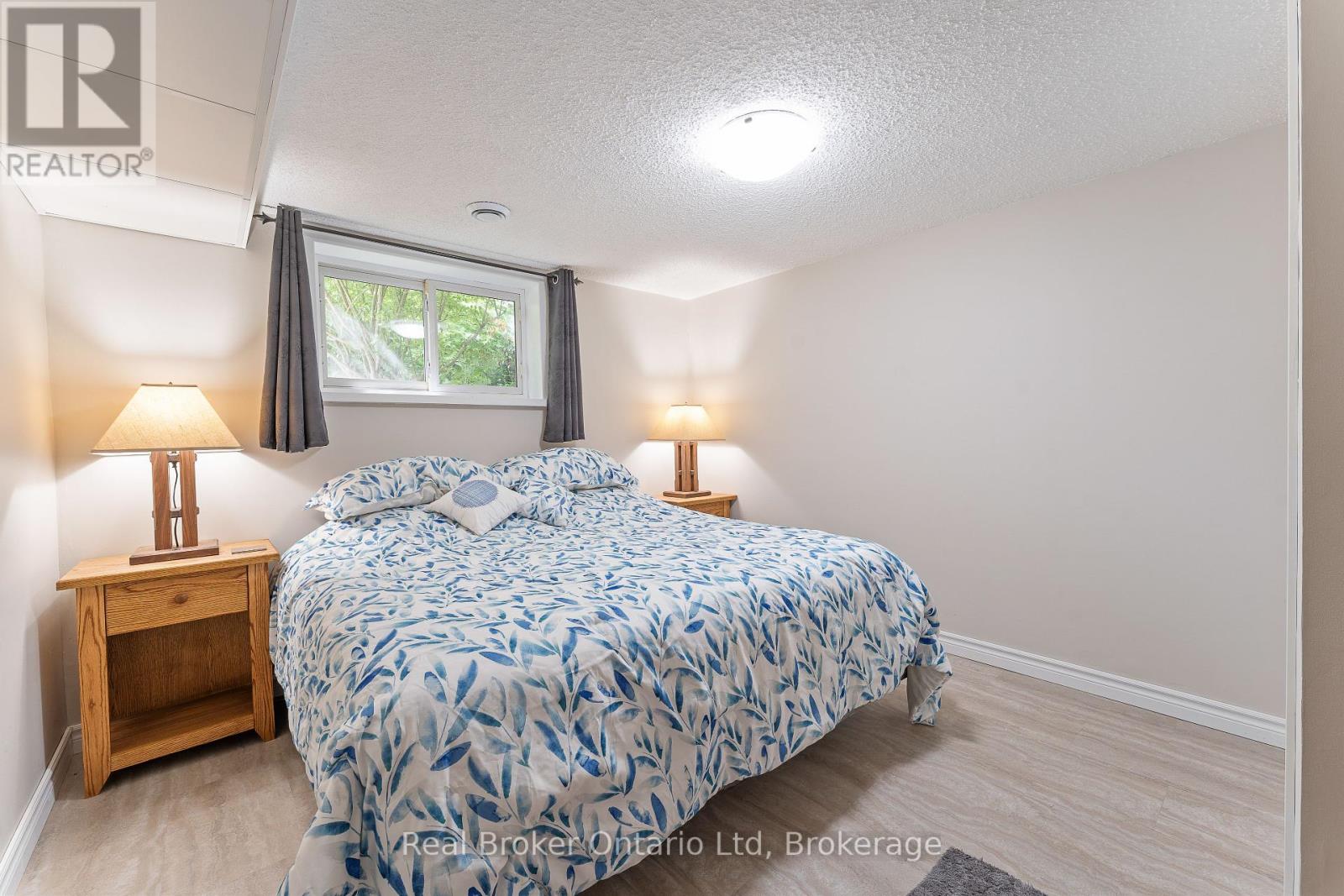 339496 Presquile Road, Georgian Bluffs, Ontario  N0H 2T0 - Photo 15 - X12388122