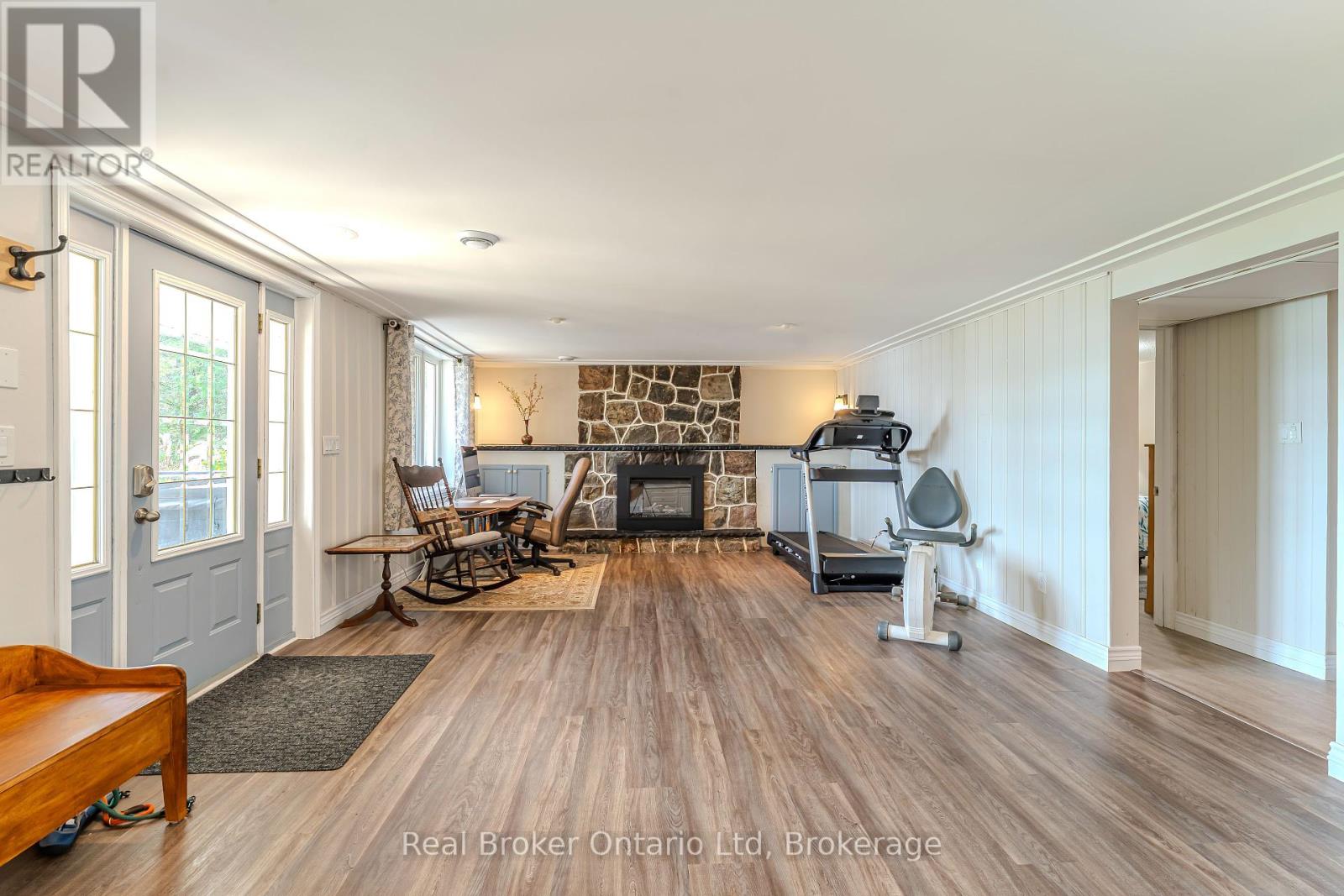 339496 Presquile Road, Georgian Bluffs, Ontario  N0H 2T0 - Photo 8 - X12388122