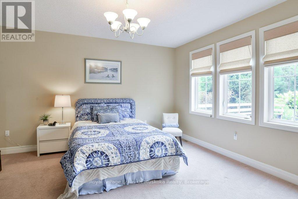 12 Pheasant Run, Bracebridge, Ontario  P1L 0A9 - Photo 10 - X12388152