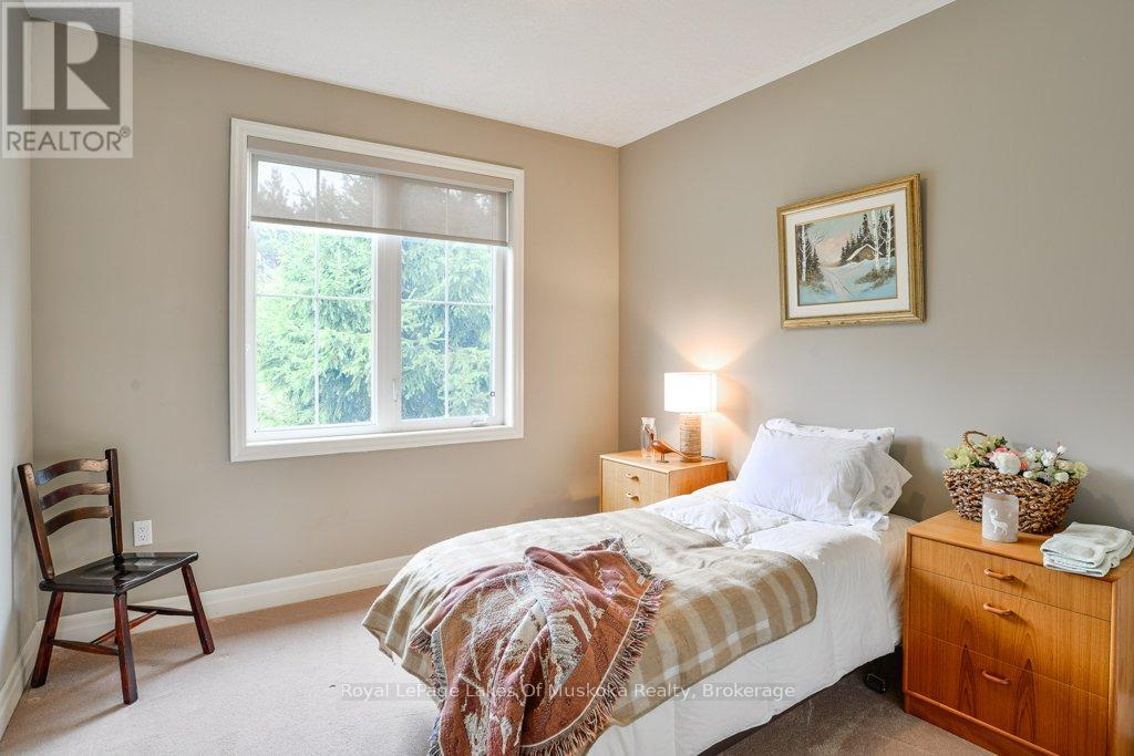 12 Pheasant Run, Bracebridge, Ontario  P1L 0A9 - Photo 13 - X12388152