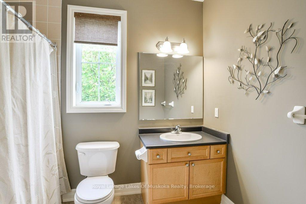 12 Pheasant Run, Bracebridge, Ontario  P1L 0A9 - Photo 15 - X12388152