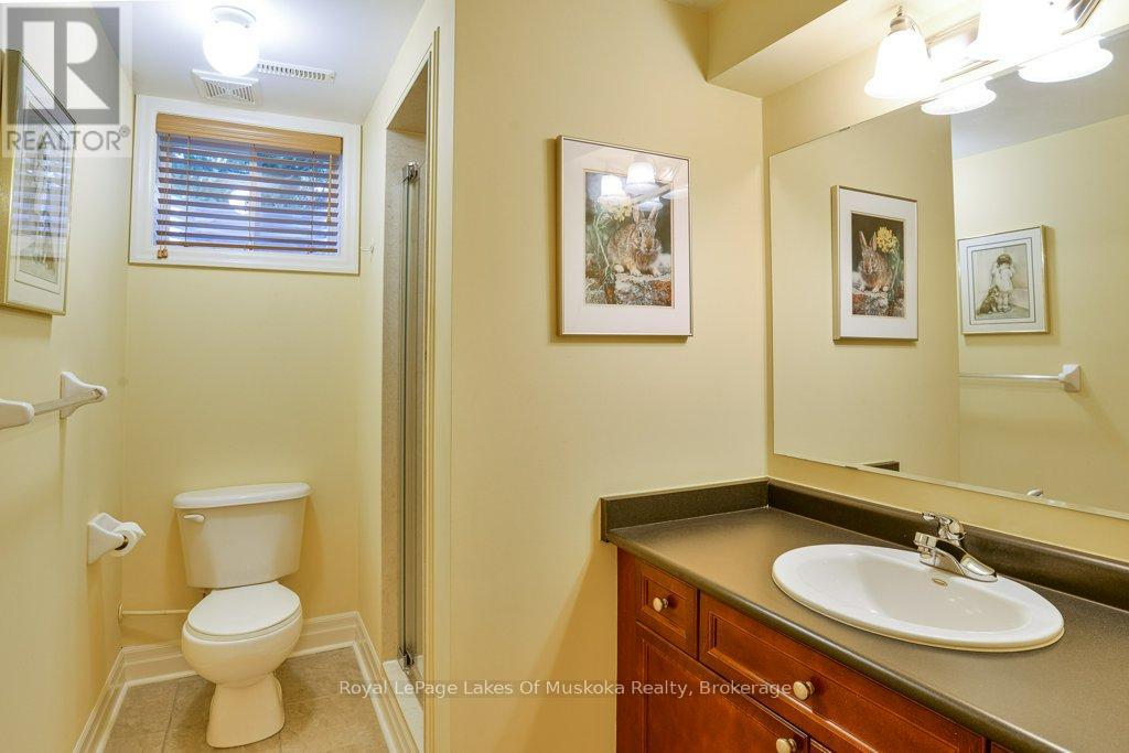 12 Pheasant Run, Bracebridge, Ontario  P1L 0A9 - Photo 18 - X12388152