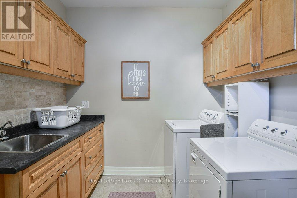 12 Pheasant Run, Bracebridge, Ontario  P1L 0A9 - Photo 21 - X12388152