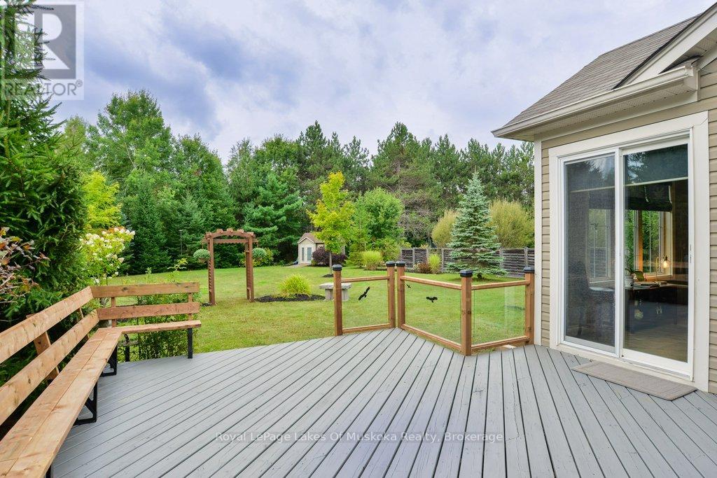 12 Pheasant Run, Bracebridge, Ontario  P1L 0A9 - Photo 23 - X12388152