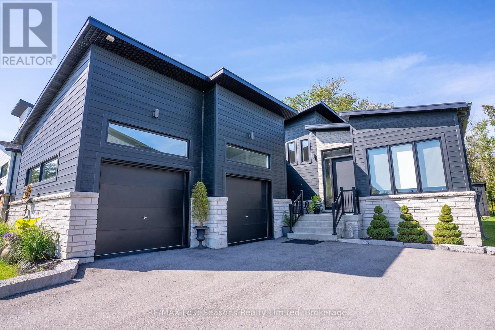 102 GOLDIE COURT, Blue Mountains, Ontario