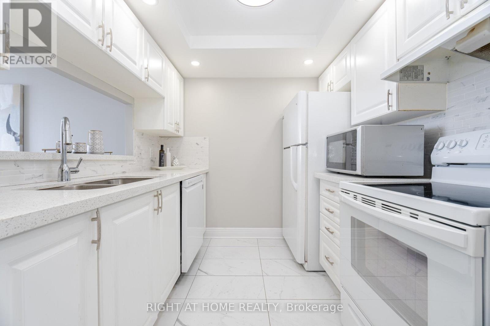 807 - 1470 Midland Avenue, Toronto, Ontario  M1P 4Z4 - Photo 8 - E12388039
