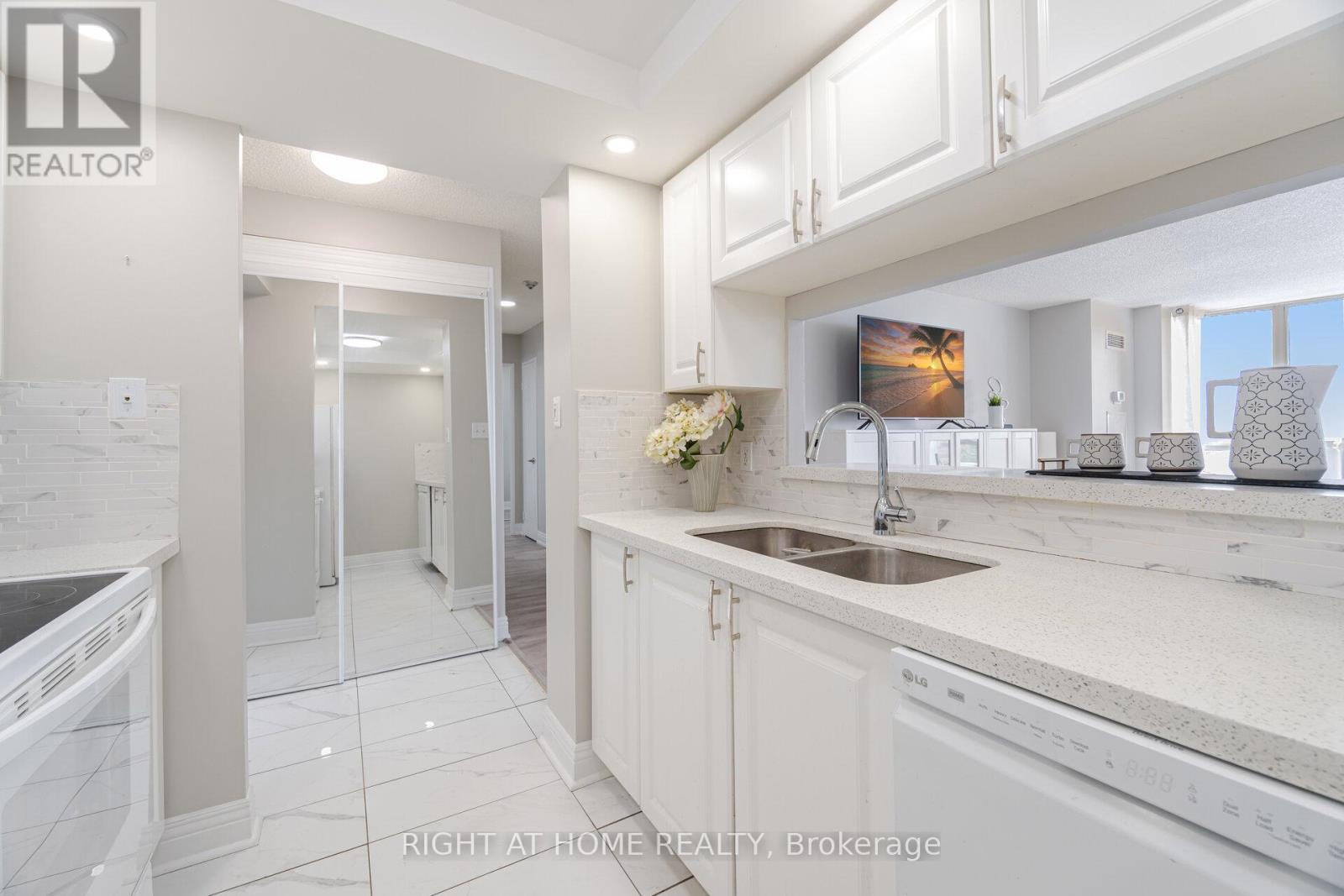 807 - 1470 Midland Avenue, Toronto, Ontario  M1P 4Z4 - Photo 9 - E12388039