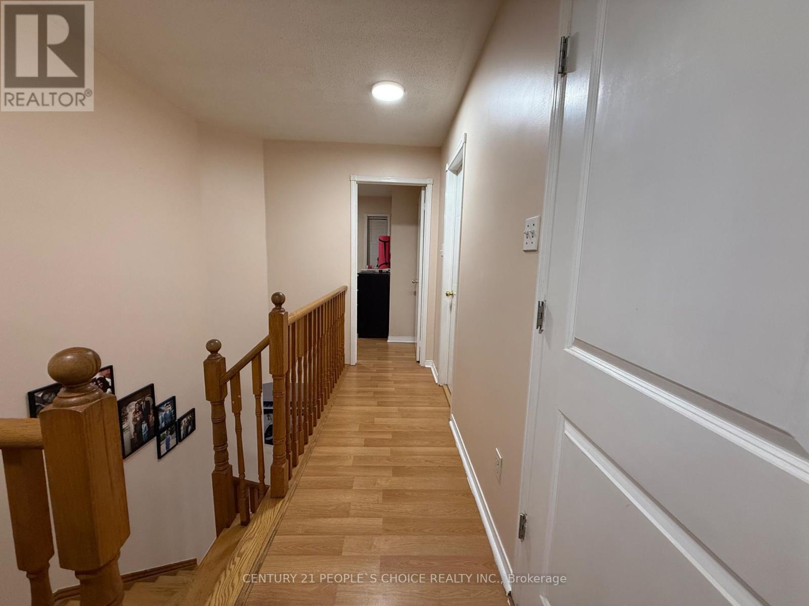 Upper - - 5689 Sidmouth Street, Mississauga, Ontario  L5V 2H1 - Photo 5 - W12382804