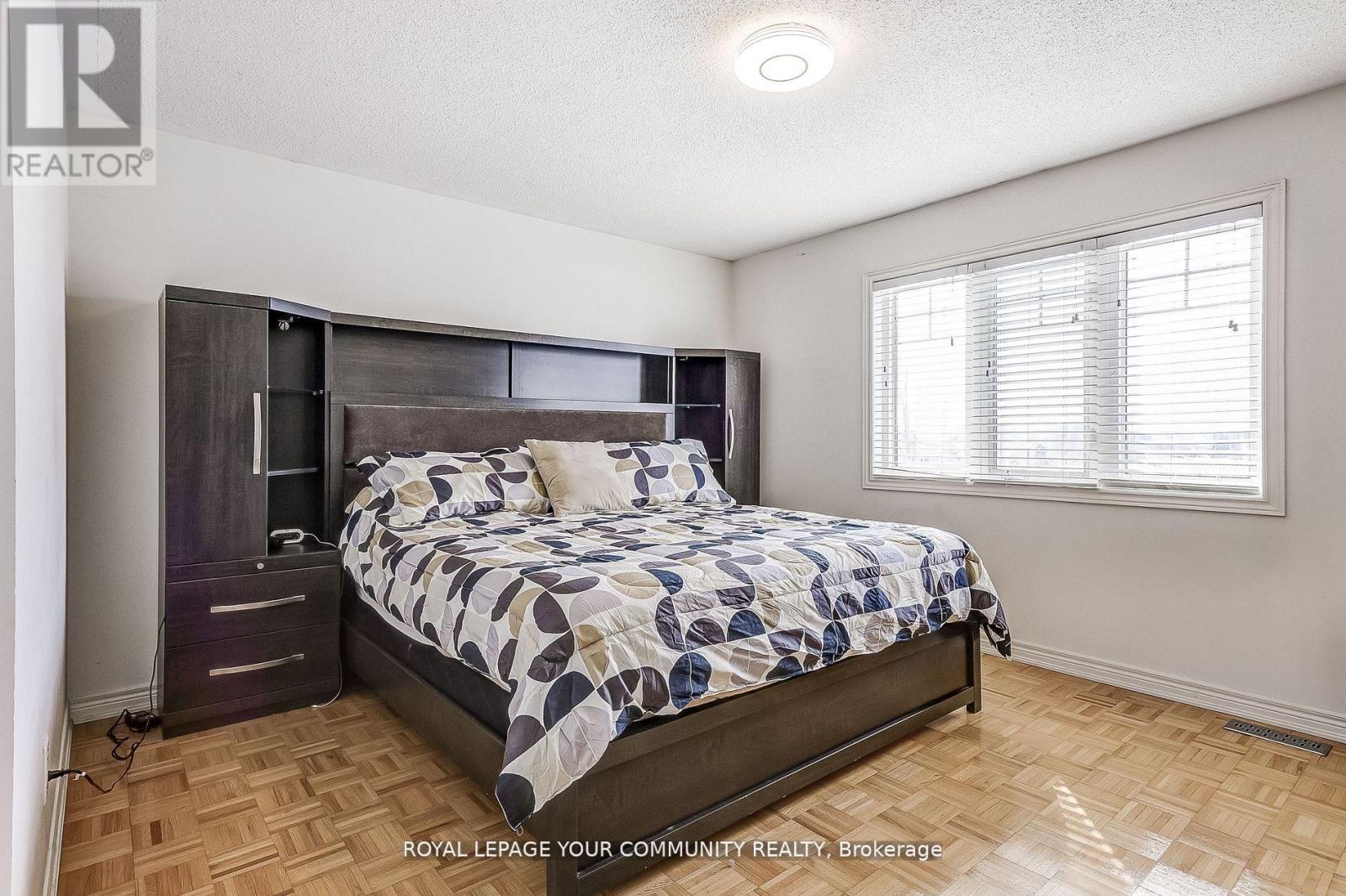 16 Windrow Street, Richmond Hill (Jefferson), Ontario  L4E 0B6 - Photo 23 - N12387971