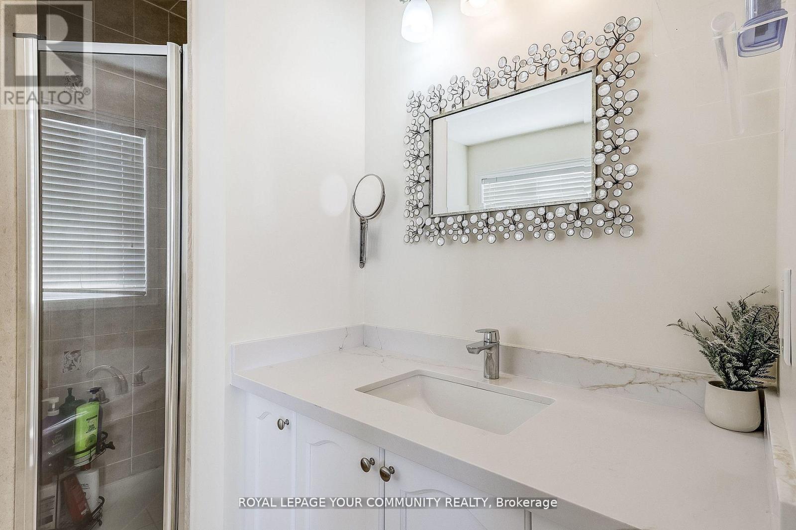 16 Windrow Street, Richmond Hill (Jefferson), Ontario  L4E 0B6 - Photo 26 - N12387971