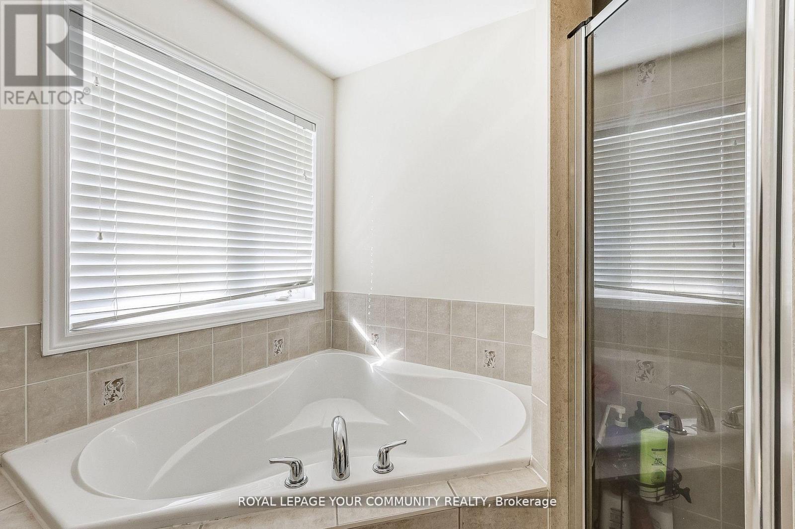 16 Windrow Street, Richmond Hill (Jefferson), Ontario  L4E 0B6 - Photo 28 - N12387971