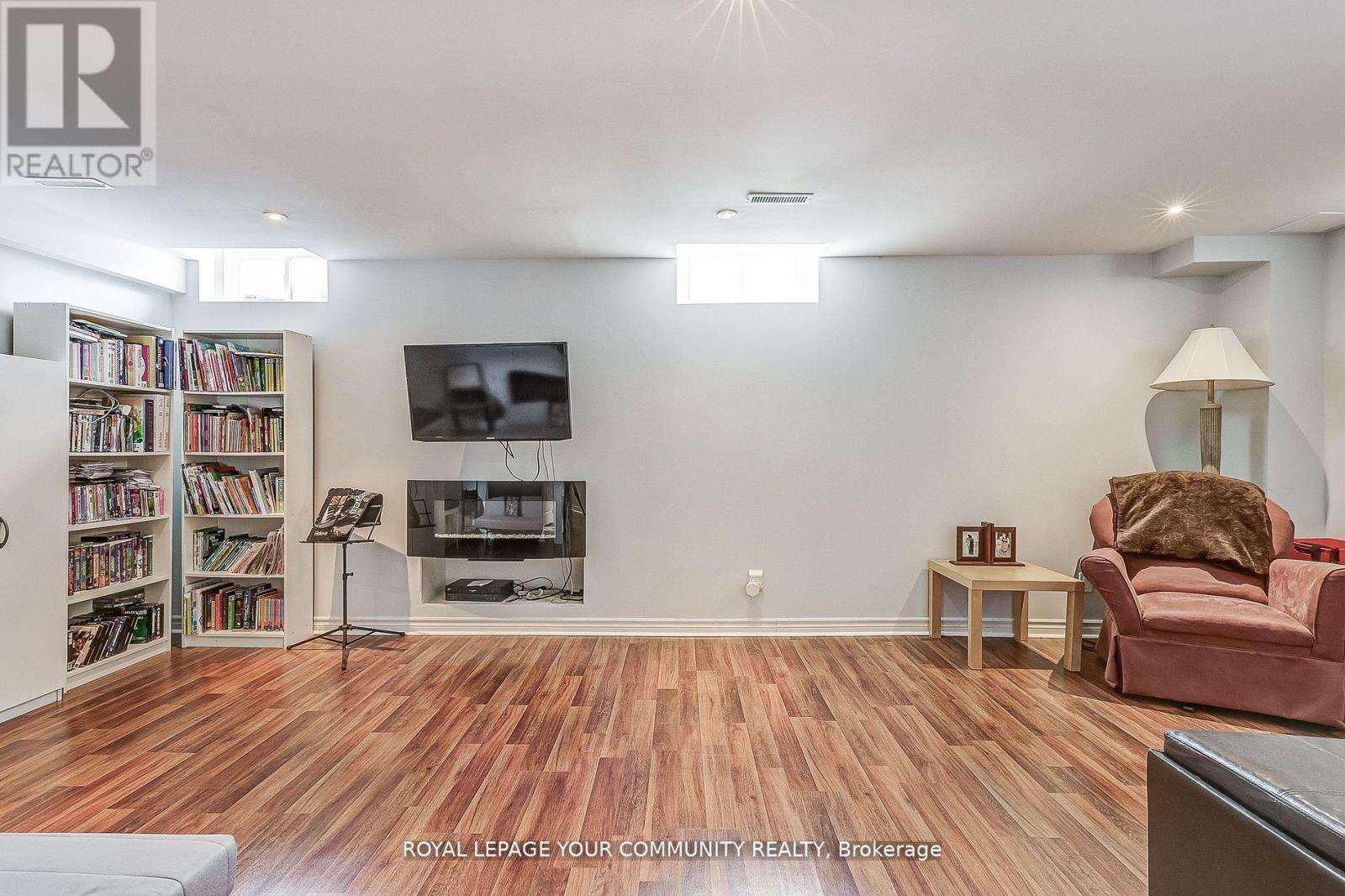 16 Windrow Street, Richmond Hill (Jefferson), Ontario  L4E 0B6 - Photo 31 - N12387971