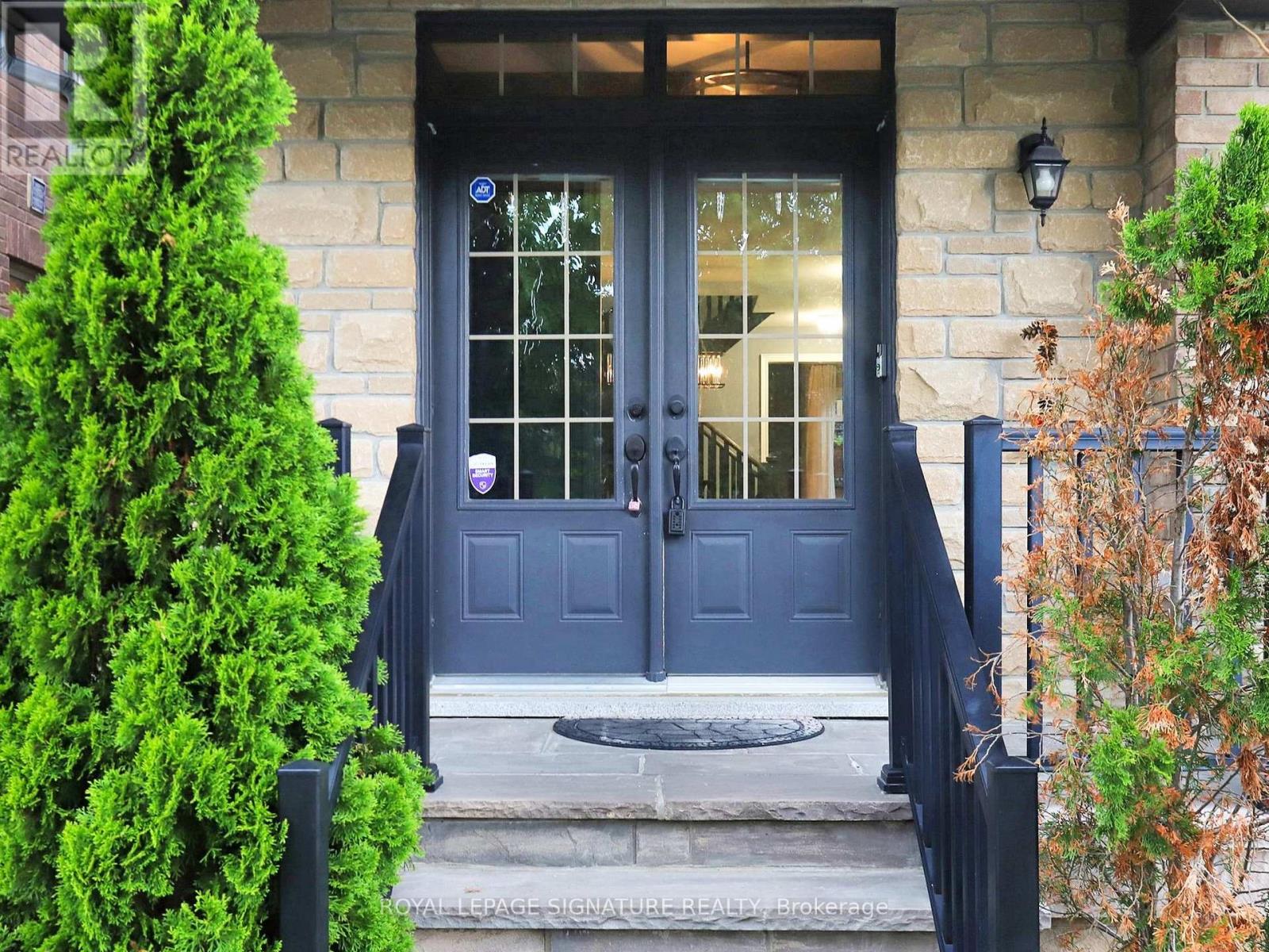 46 Kincardine Street, Vaughan (Kleinburg), Ontario  L4H 4H7 - Photo 3 - N12388011