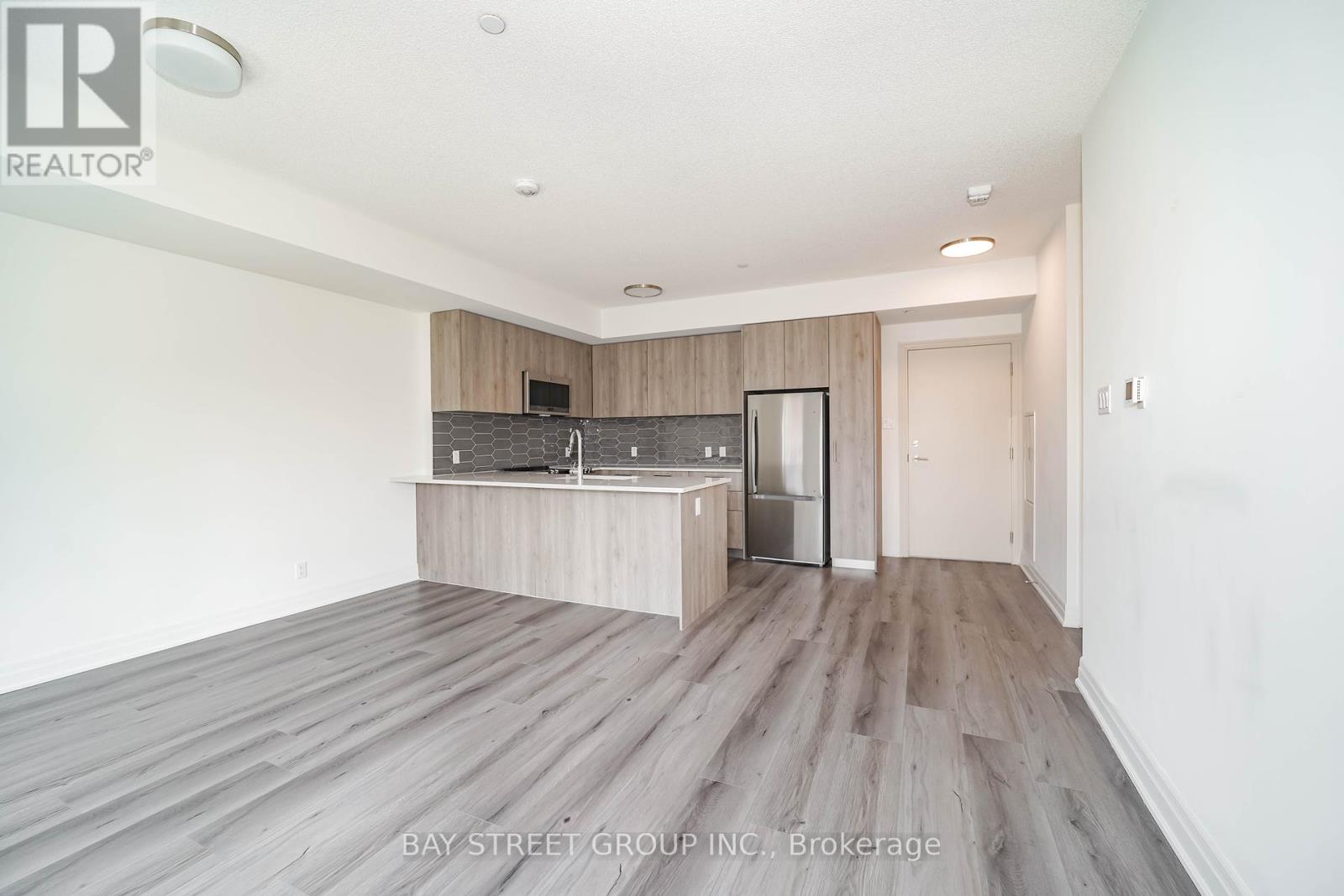 327 - 101 Cathedral High Street, Markham (Cathedraltown), Ontario  L6C 3L8 - Photo 12 - N12388059