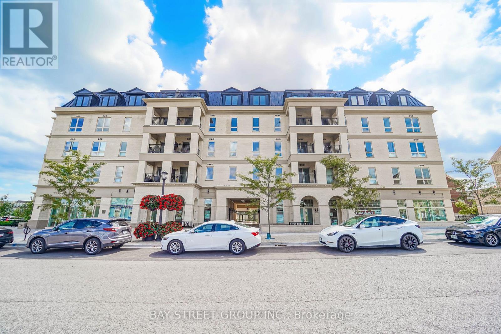 327 - 101 Cathedral High Street, Markham (Cathedraltown), Ontario  L6C 3L8 - Photo 2 - N12388059