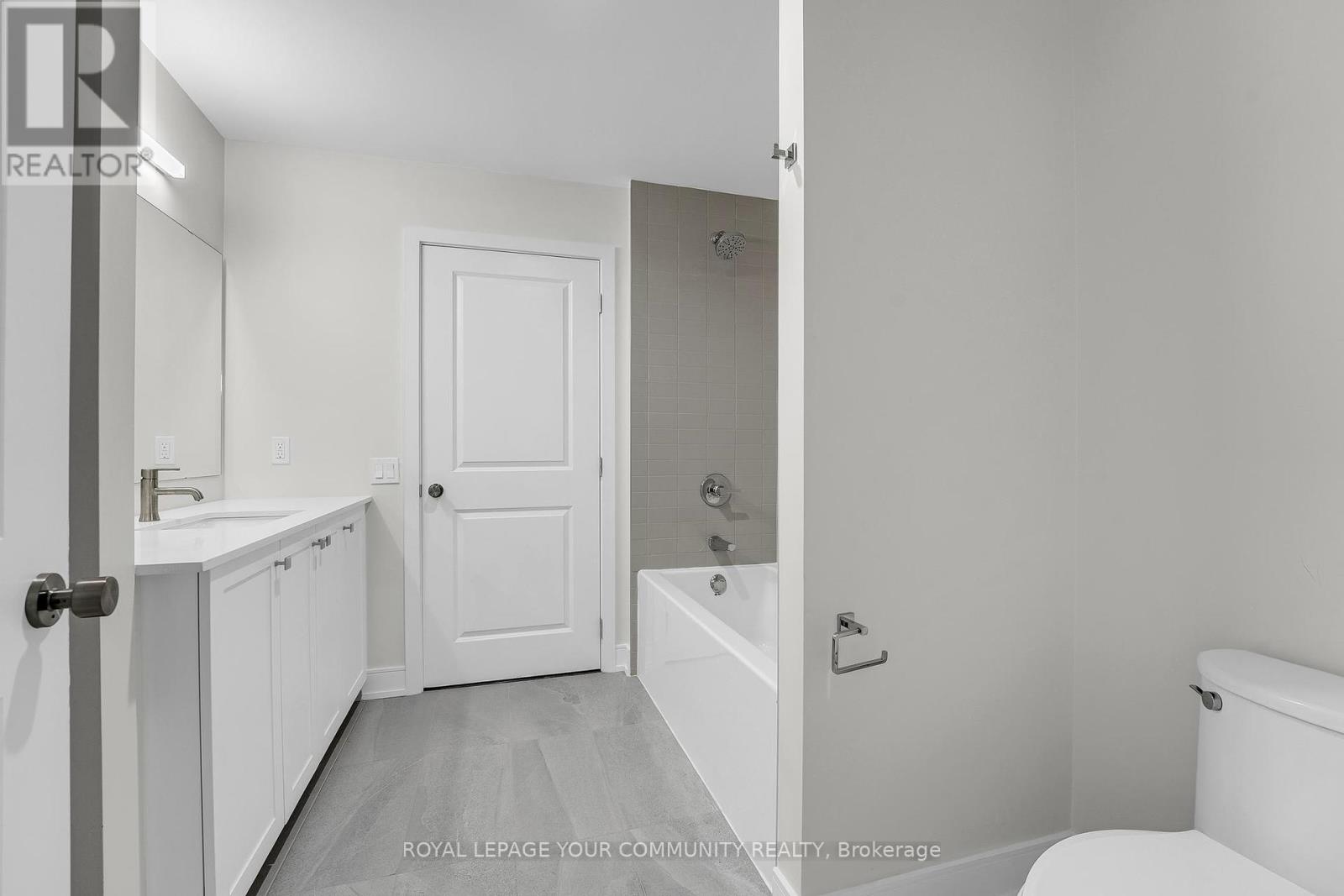 211 - 121 Mary Street, Clearview, Ontario  L0M 1G0 - Photo 19 - S12388054