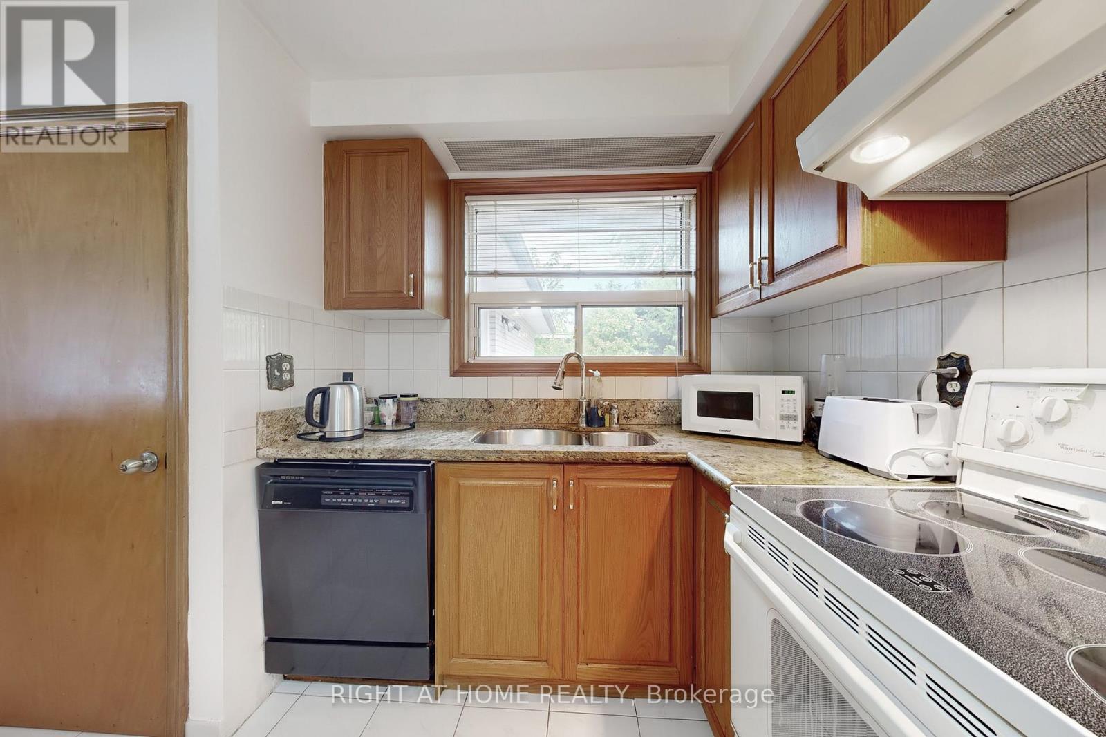 67 Netherford Road, Vaughan (Maple), Ontario  L6A 1E1 - Photo 47 - N12377669
