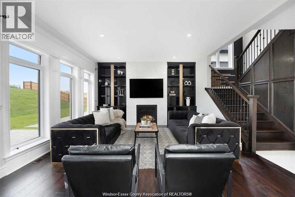 Property at 1271 CAMPANA CRESCENT image 4