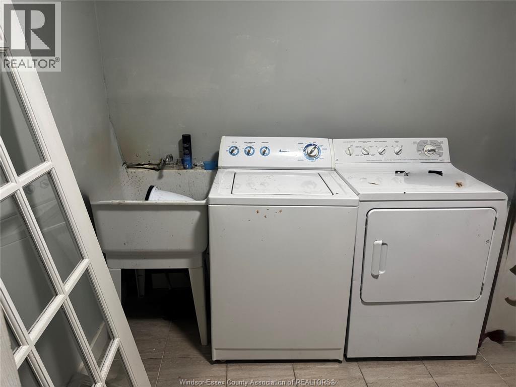 4625 Bunker Avenue Unit# Lower, Windsor, Ontario  N9G 3A8 - Photo 11 - 25022663