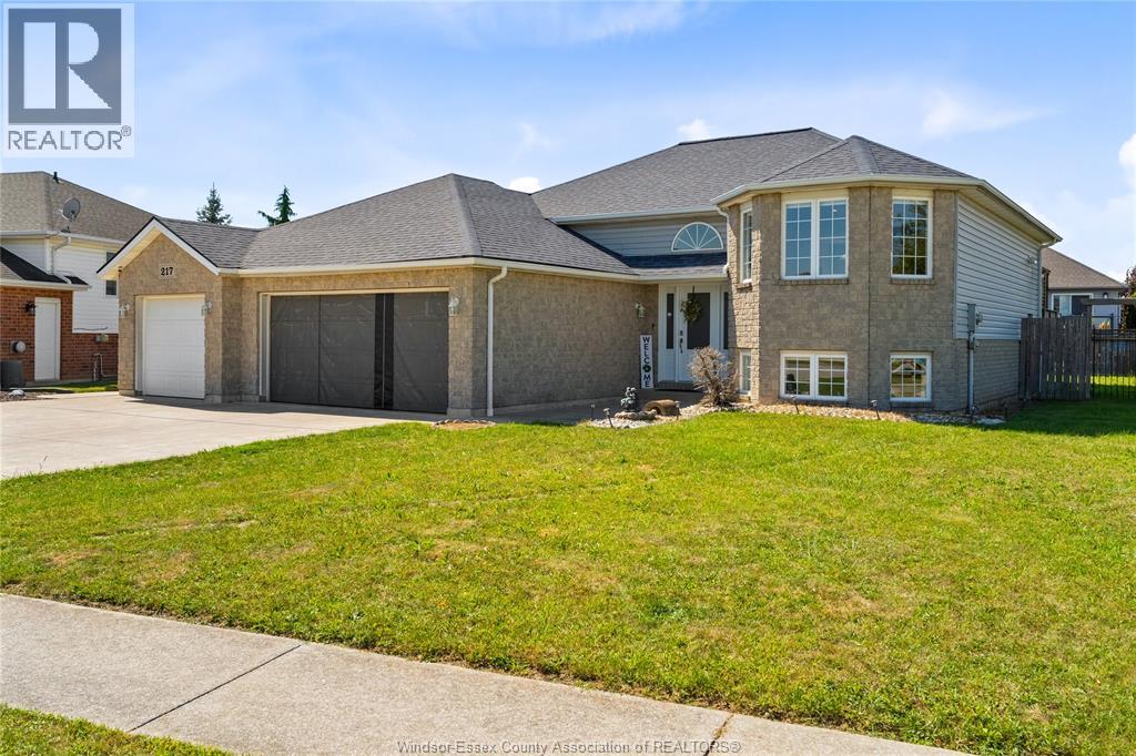 Property at 217 GRANDVIEW BOULEVARD image 2