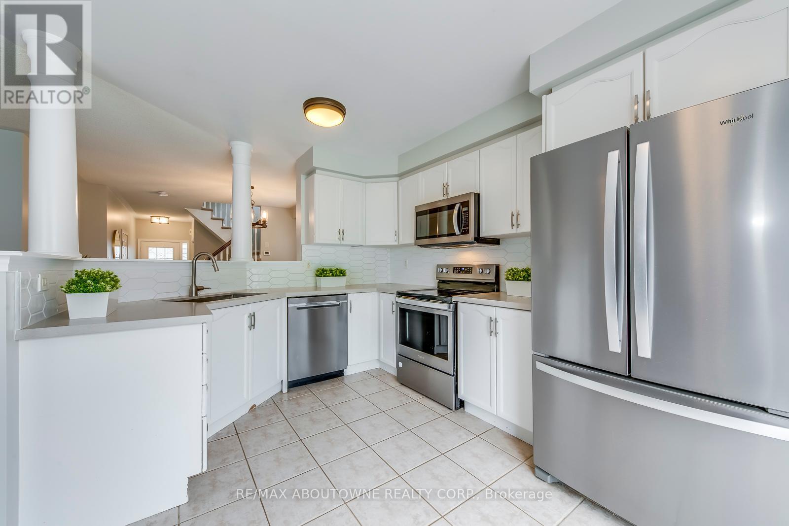 2457 Springforest Drive, Oakville, Ontario  L6M 0A1 - Photo 16 - W12387991