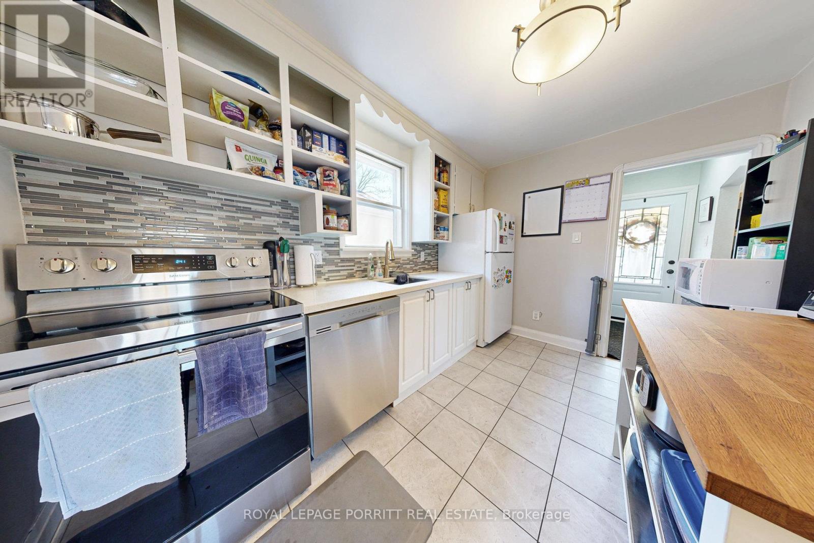 217 Alderbrae Avenue, Toronto, Ontario  M8W 4K4 - Photo 12 - W12388030
