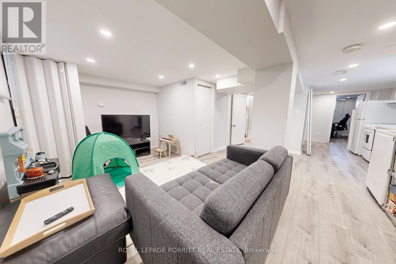 217 Alderbrae Avenue, Toronto, Ontario  M8W 4K4 - Photo 21 - W12388030