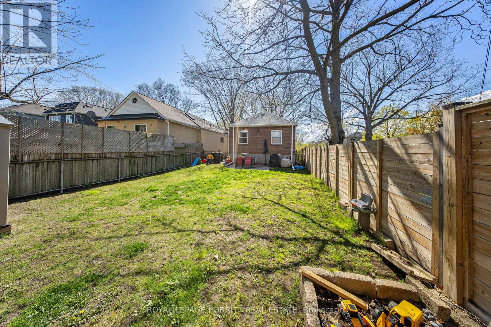 217 Alderbrae Avenue, Toronto, Ontario  M8W 4K4 - Photo 38 - W12388030