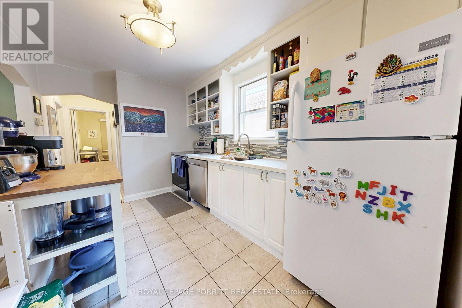 217 Alderbrae Avenue, Toronto, Ontario  M8W 4K4 - Photo 9 - W12388030
