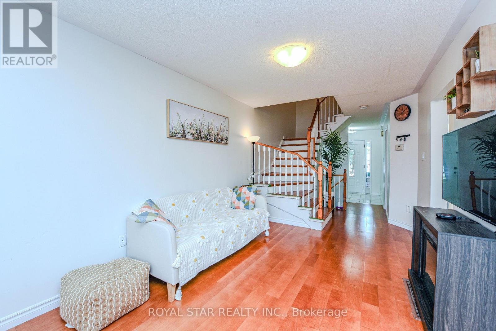 71 Muirland Crescent, Brampton (Northwood Park), Ontario  L6X 4P3 - Photo 12 - W12388034