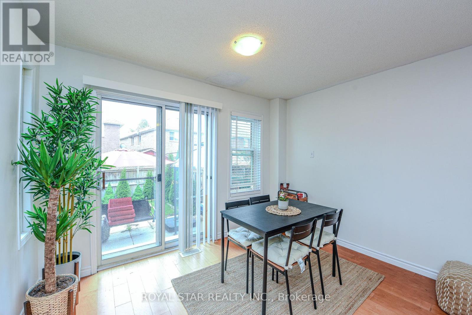 71 Muirland Crescent, Brampton (Northwood Park), Ontario  L6X 4P3 - Photo 14 - W12388034