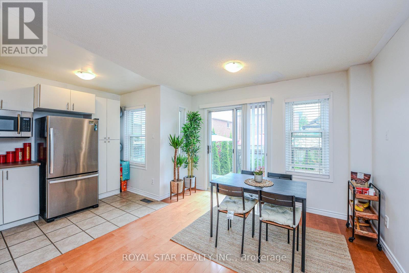 71 Muirland Crescent, Brampton (Northwood Park), Ontario  L6X 4P3 - Photo 15 - W12388034
