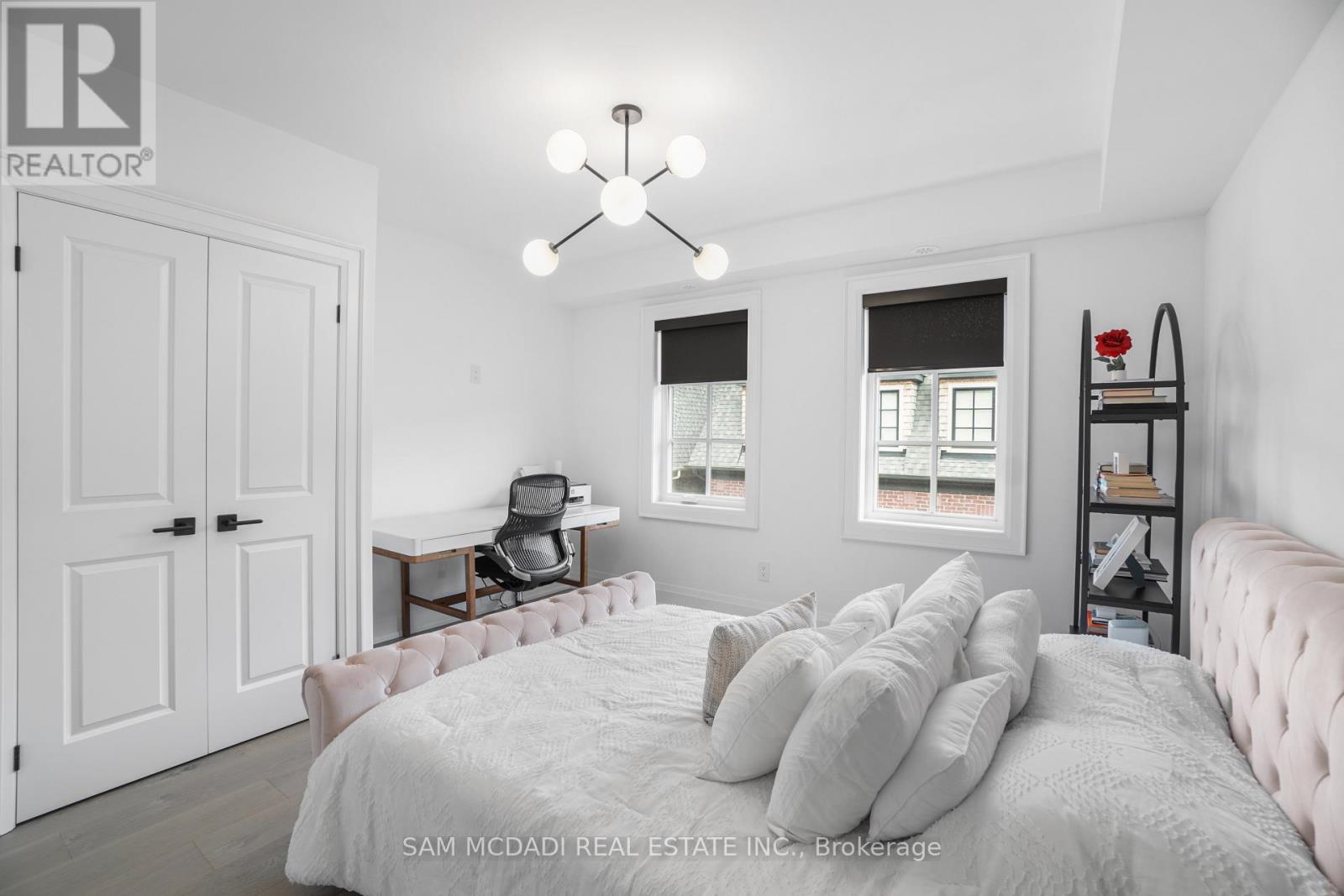 24 - 10 Lunar Crescent, Mississauga, Ontario  L5M 2P6 - Photo 13 - W12388081