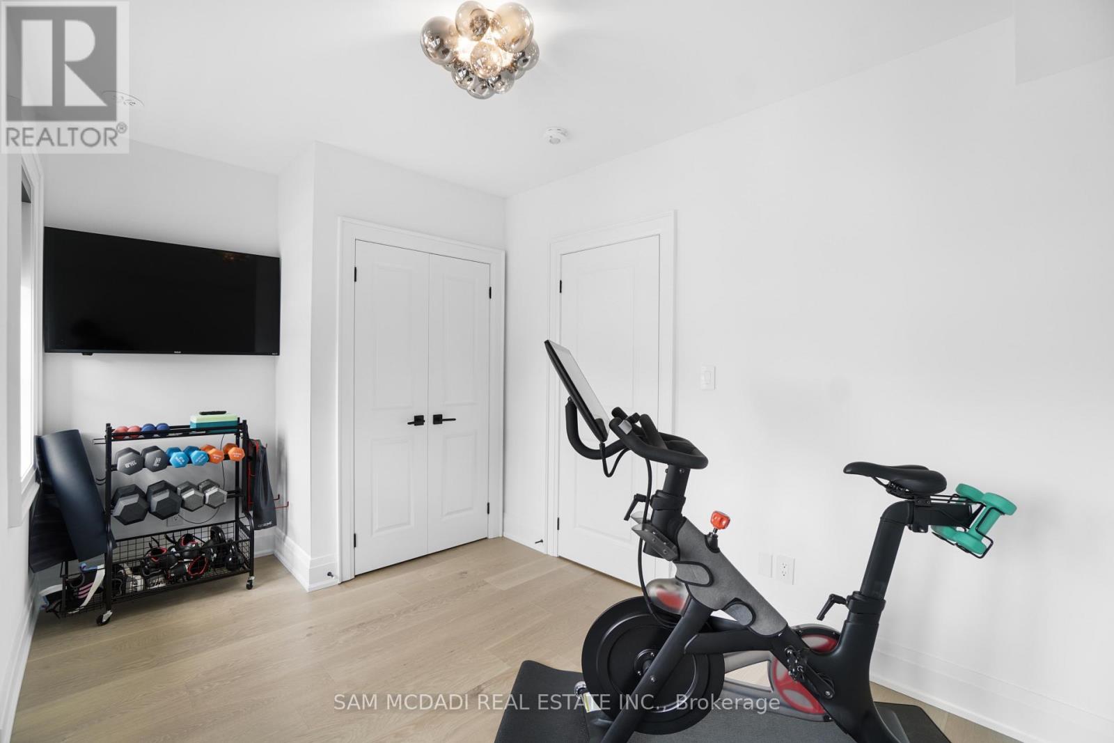 24 - 10 Lunar Crescent, Mississauga, Ontario  L5M 2P6 - Photo 16 - W12388081