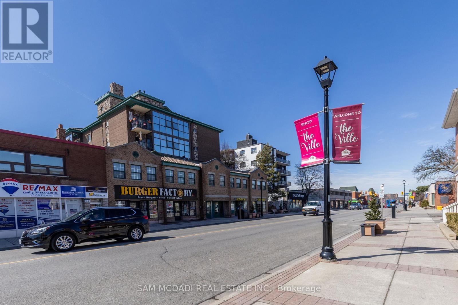 24 - 10 Lunar Crescent, Mississauga, Ontario  L5M 2P6 - Photo 43 - W12388081