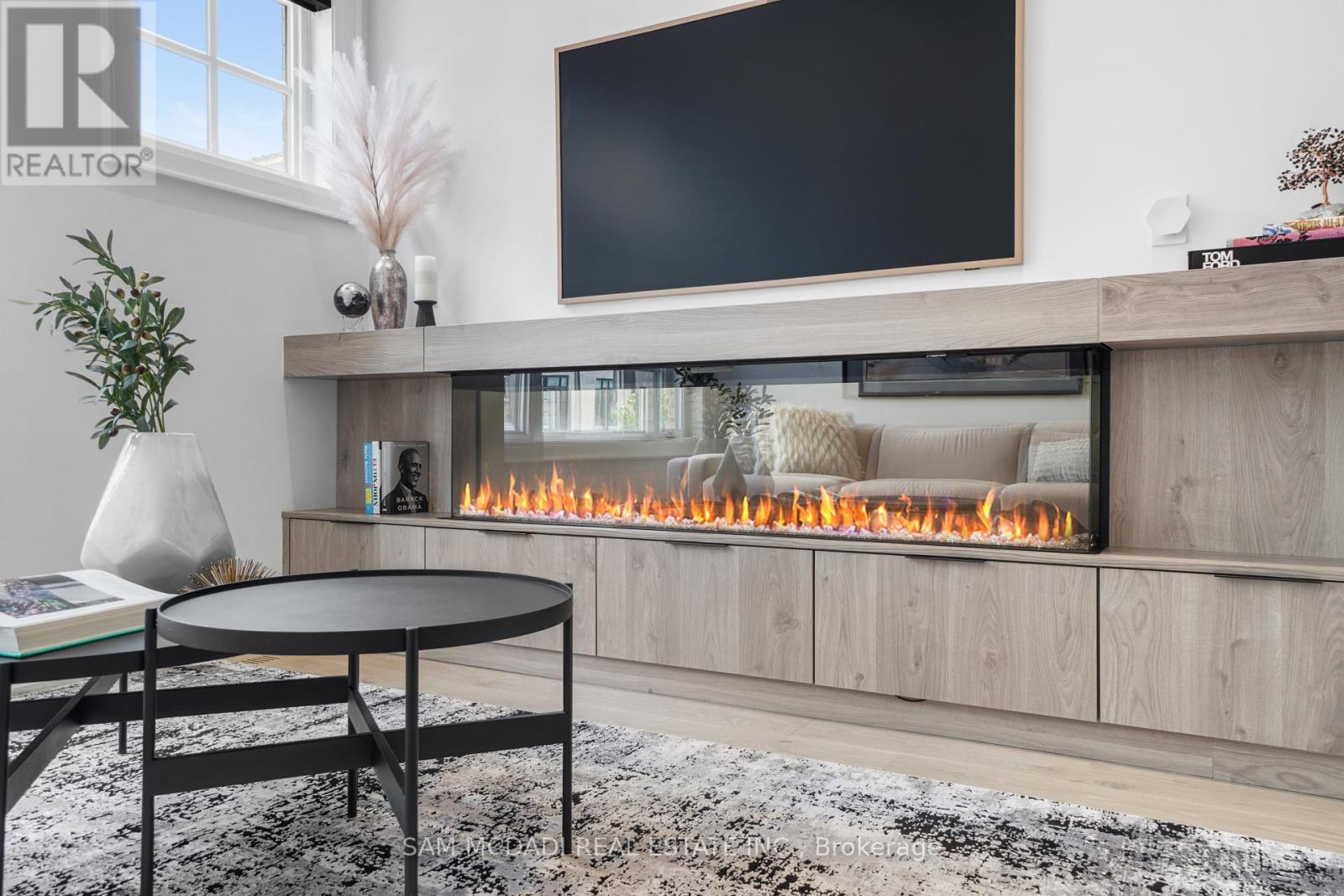 24 - 10 Lunar Crescent, Mississauga, Ontario  L5M 2P6 - Photo 6 - W12388081