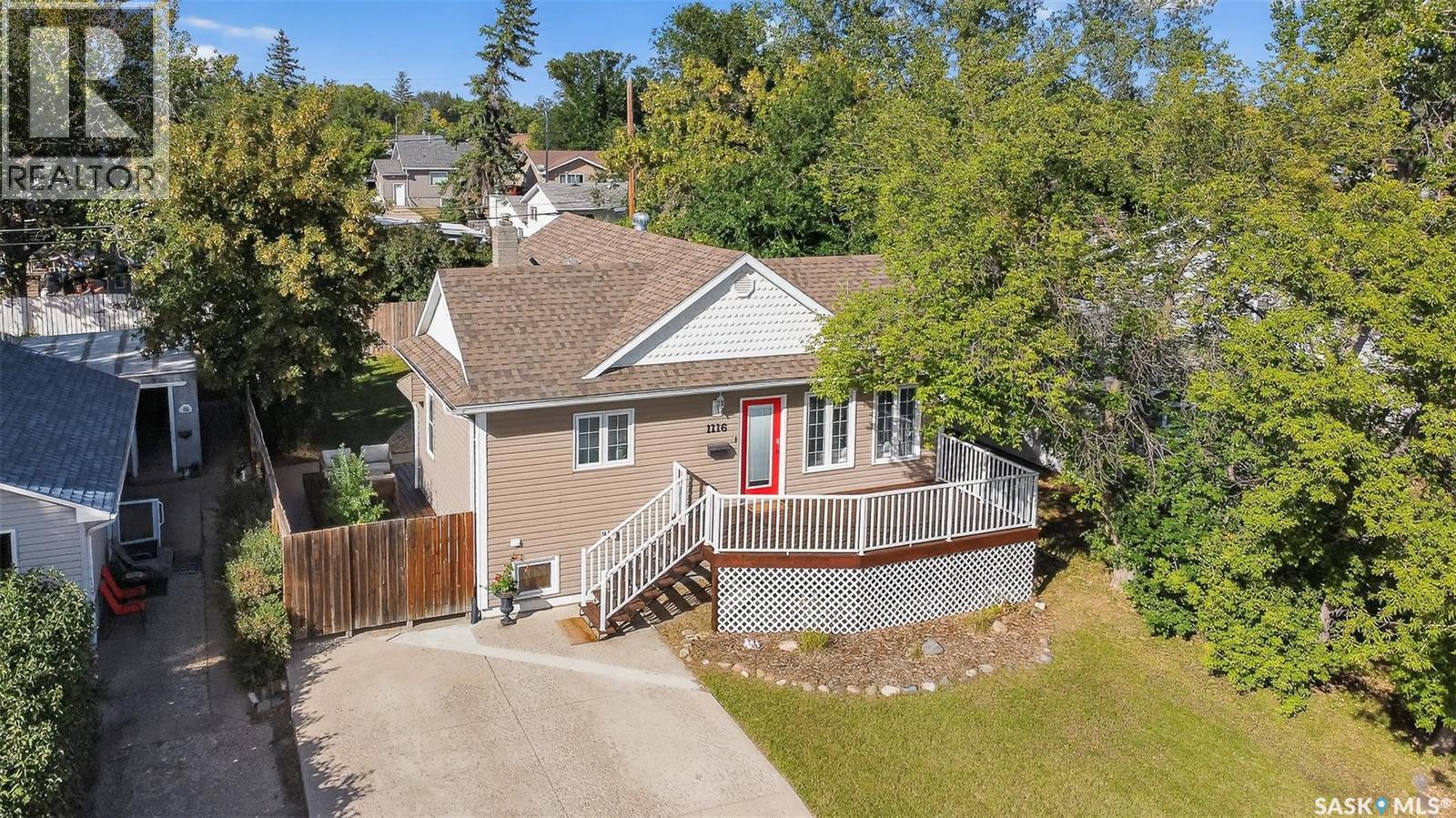 1116 Hochelaga Street W, Moose Jaw, Saskatchewan  S6H 2J2 - Photo 2 - SK017670