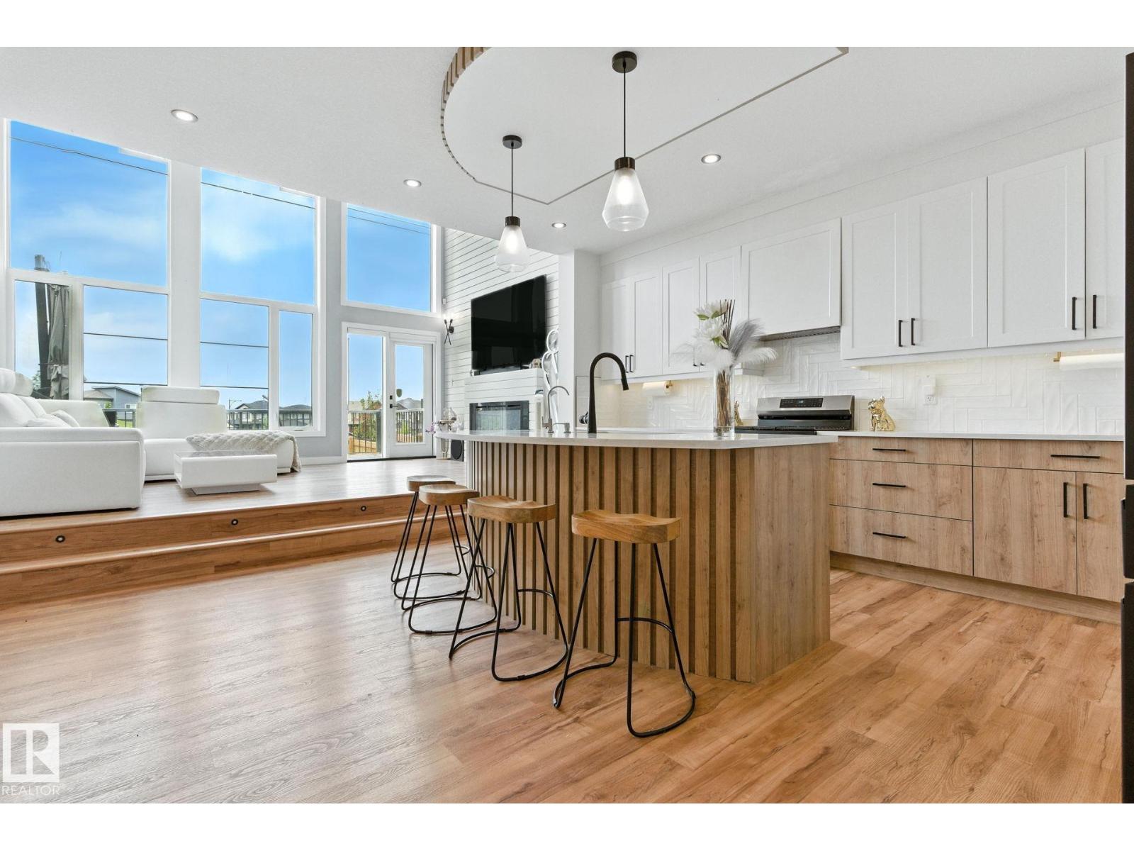 1048 Goldfinch Wy Nw, Edmonton, Alberta  T5S 0R2 - Photo 4 - E4456687