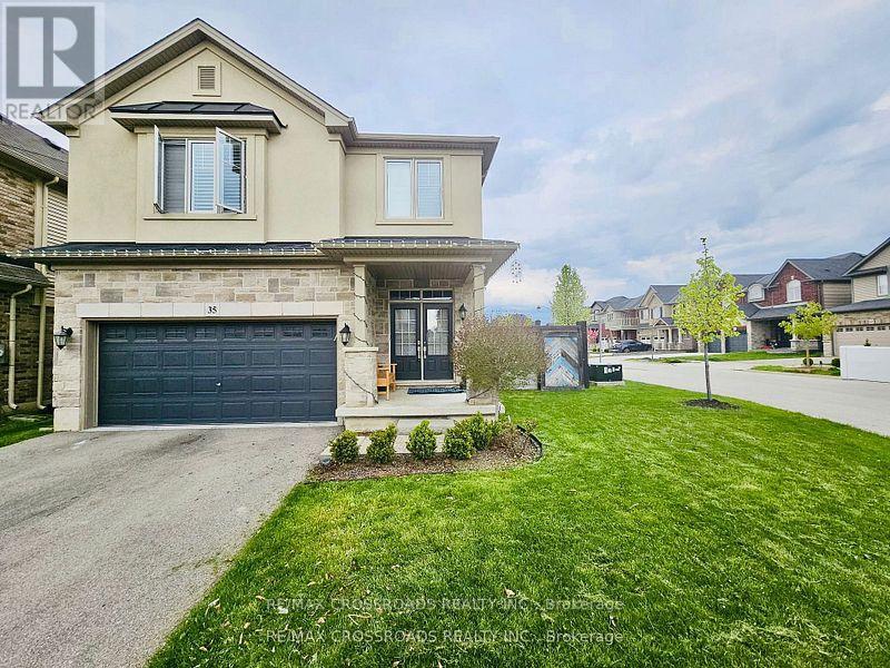 35 CUTTS CRESCENT, Hamilton, Ontario