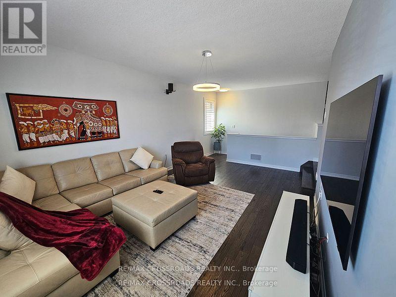 35 Cutts Crescent, Hamilton, Ontario  L0R 1C0 - Photo 11 - X12387976