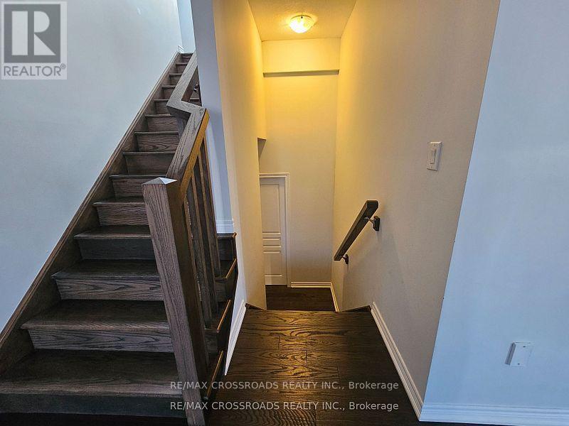 35 Cutts Crescent, Hamilton, Ontario  L0R 1C0 - Photo 19 - X12387976