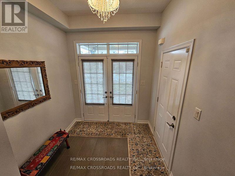 35 Cutts Crescent, Hamilton, Ontario  L0R 1C0 - Photo 2 - X12387976