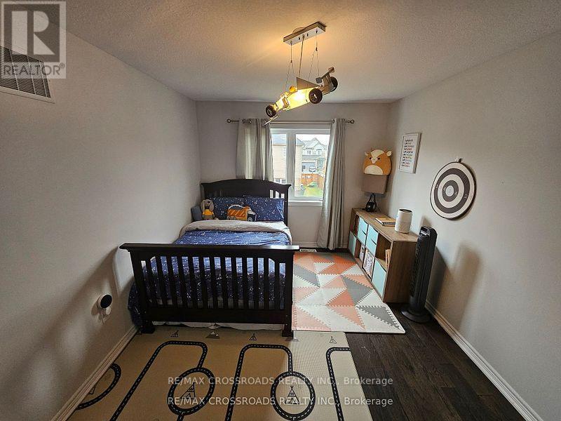 35 Cutts Crescent, Hamilton, Ontario  L0R 1C0 - Photo 21 - X12387976