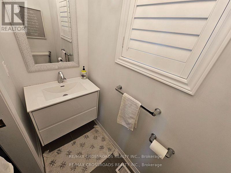 35 Cutts Crescent, Hamilton, Ontario  L0R 1C0 - Photo 8 - X12387976