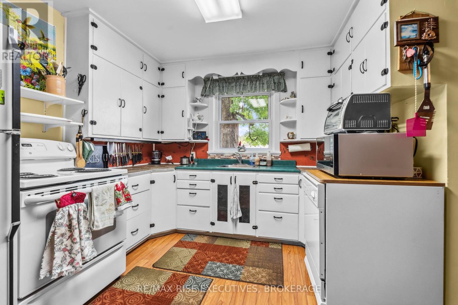 204 R33 N, Rideau Lakes, Ontario  K0G 1V0 - Photo 3 - X12388360