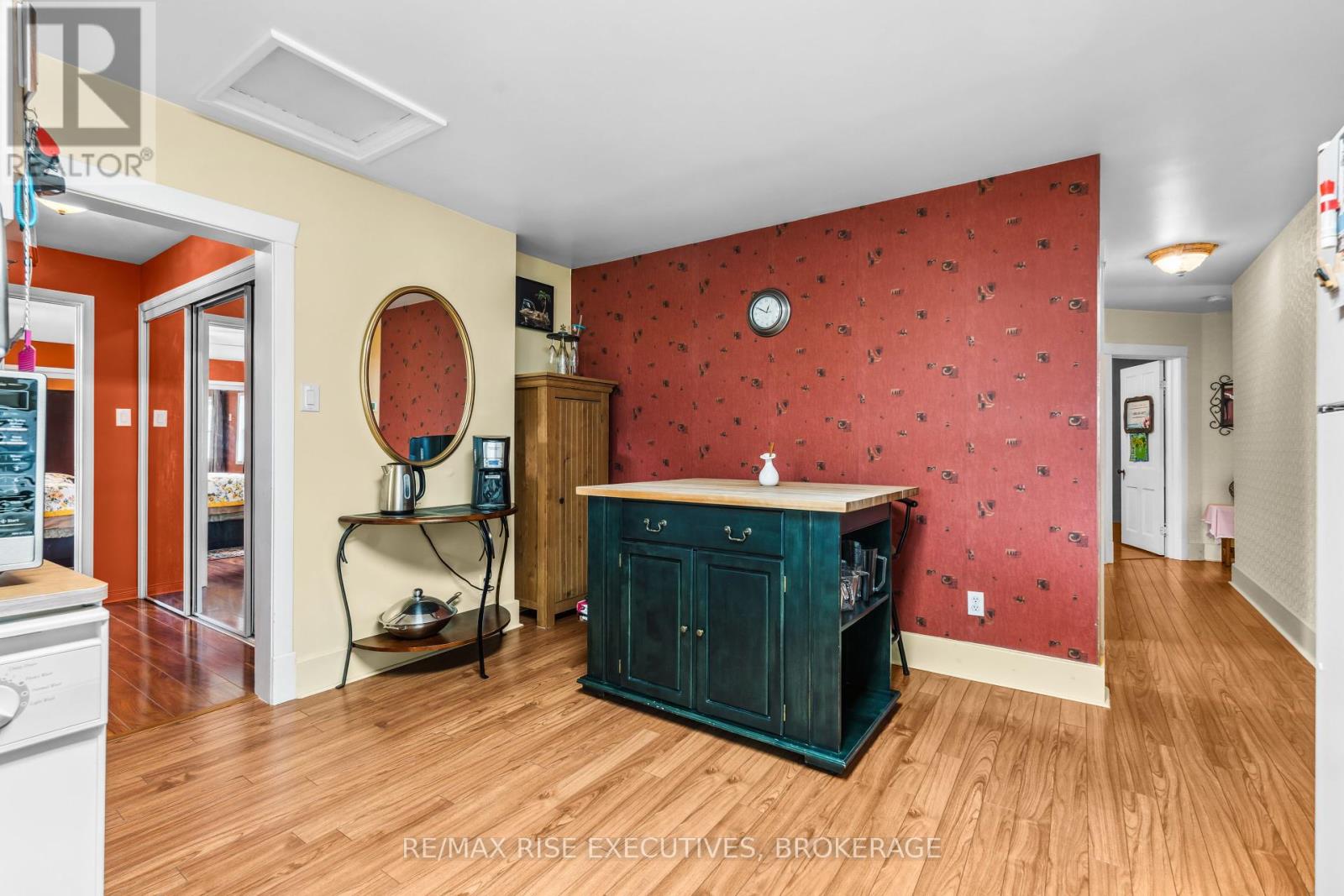 204 R33 N, Rideau Lakes, Ontario  K0G 1V0 - Photo 9 - X12388360