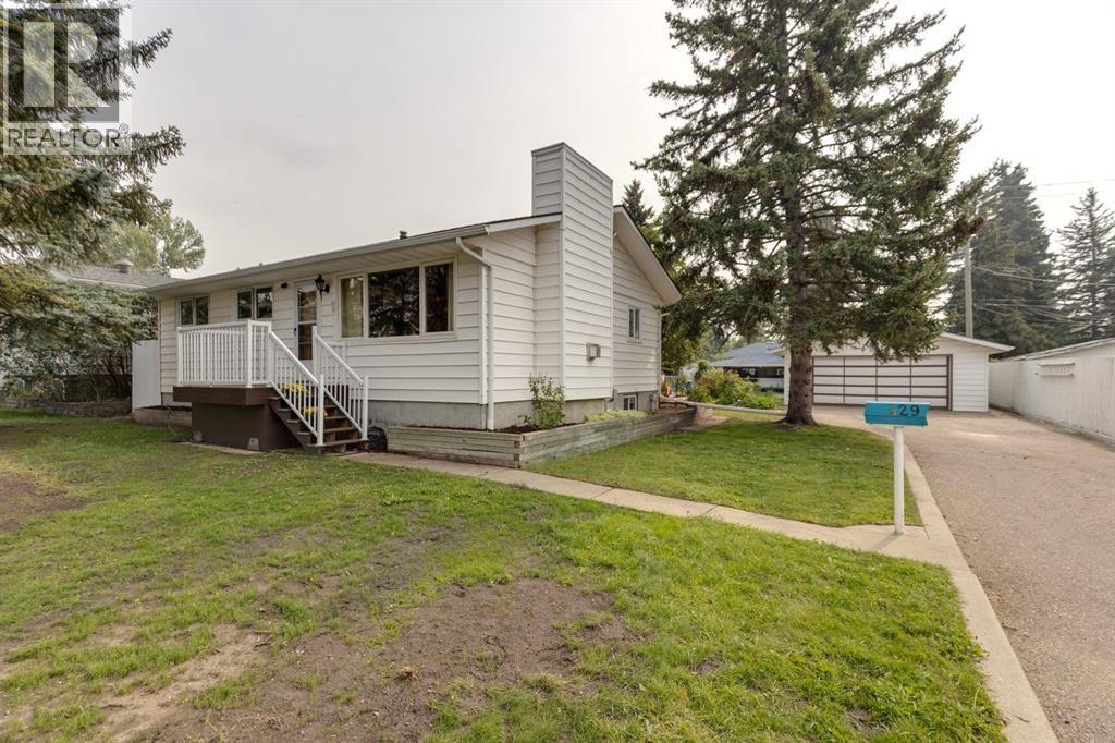 429 3 Avenue Ne, Airdrie, Alberta  T4B 1R8 - Photo 2 - A2254173