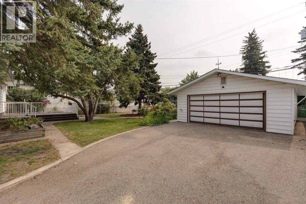 429 3 Avenue Ne, Airdrie, Alberta  T4B 1R8 - Photo 4 - A2254173